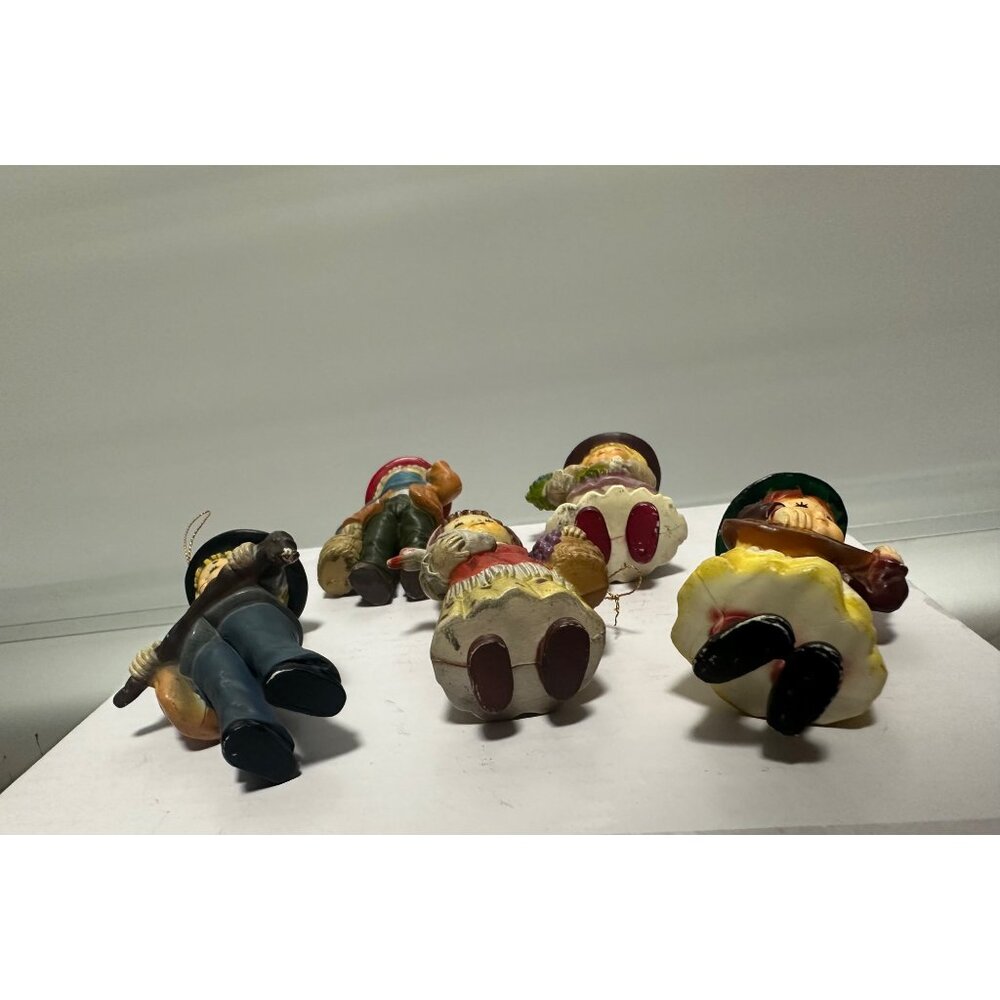 Vintage Bradford Boy & Girl 5 Figurine Ornaments With Hats & Accessories 80s - Picture 6 of 6
